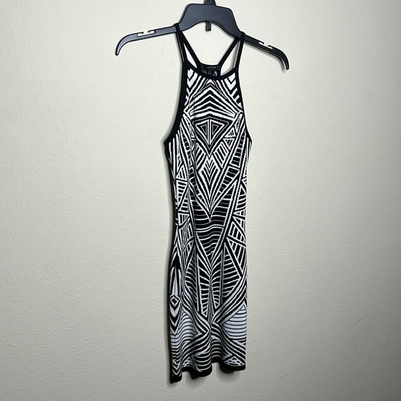 Black & White Geometric Print Dress - Picture 1 of 5